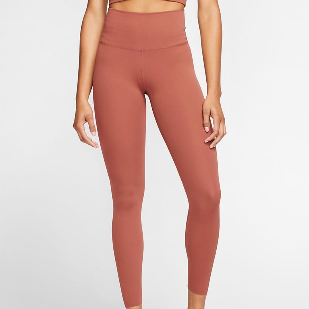 Nike Yoga Luxe Legging 7/8 NWOT